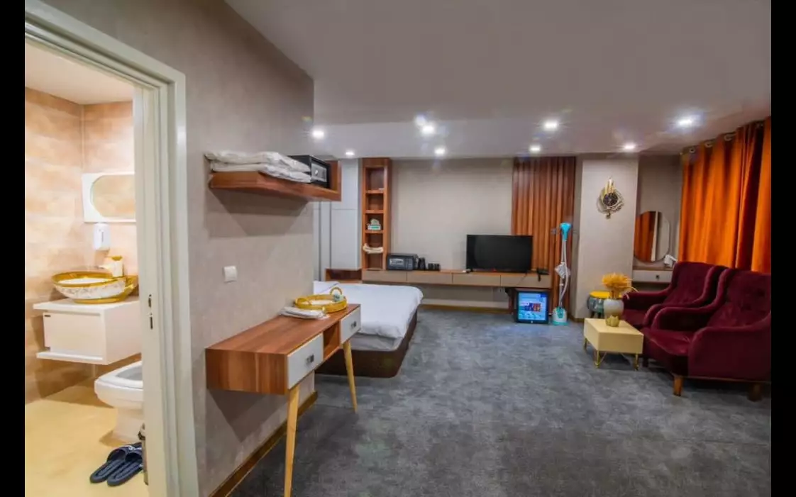 Alibaba https://cdn.alibaba.ir/ostorage/hotel-accommodation-images/6860f944a1e6f83605b73b0b_دوتخته رو به پاسیو.webp